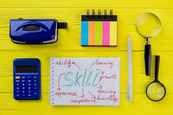 Exemples concrets de soft skills pour réussir en entreprise